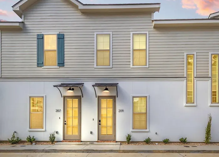 New Oaks Escape - King - River Ranch - Nespresso Lafayette